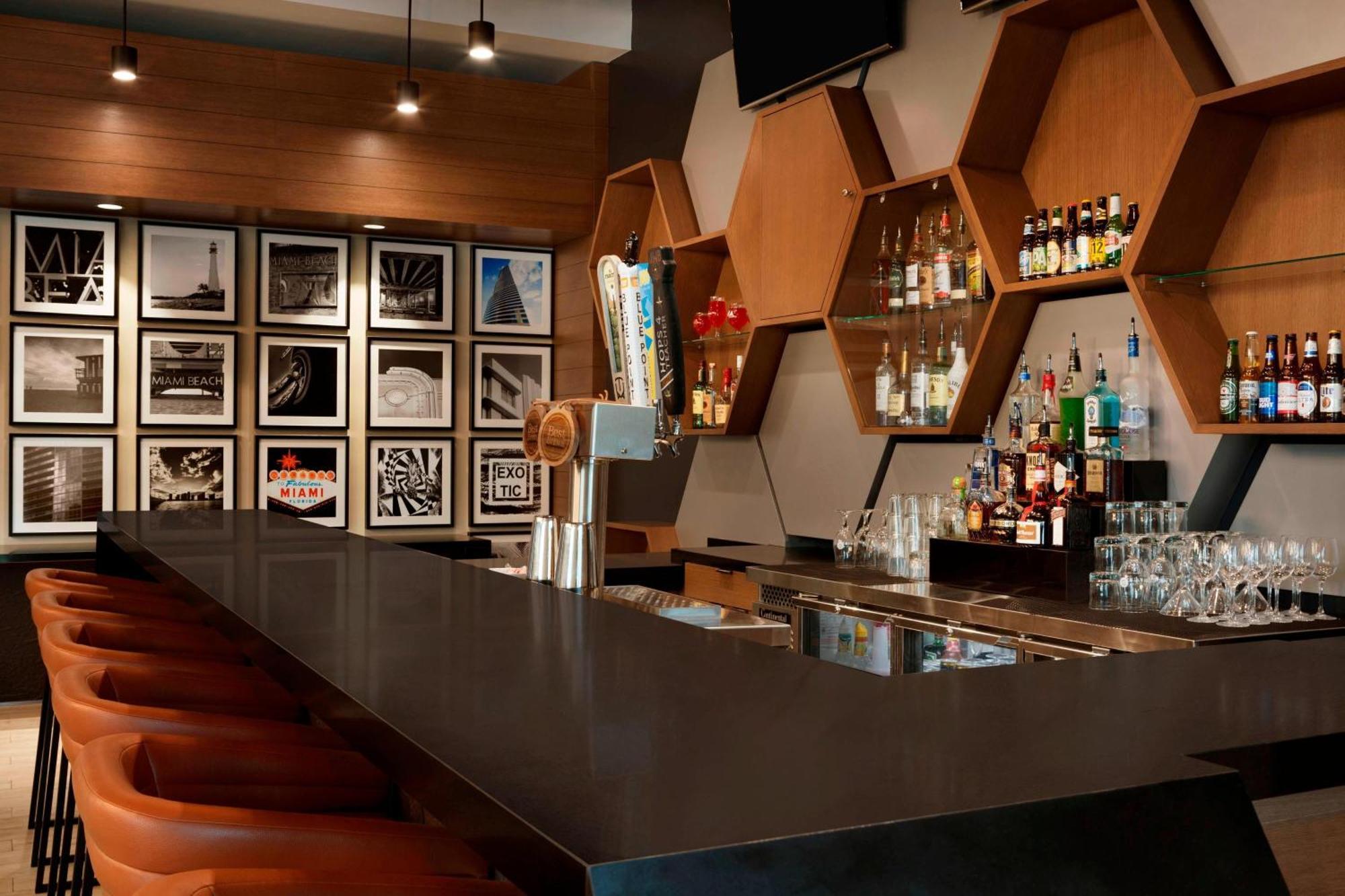 Four Points By Sheraton Miami Airport Hotel 3*