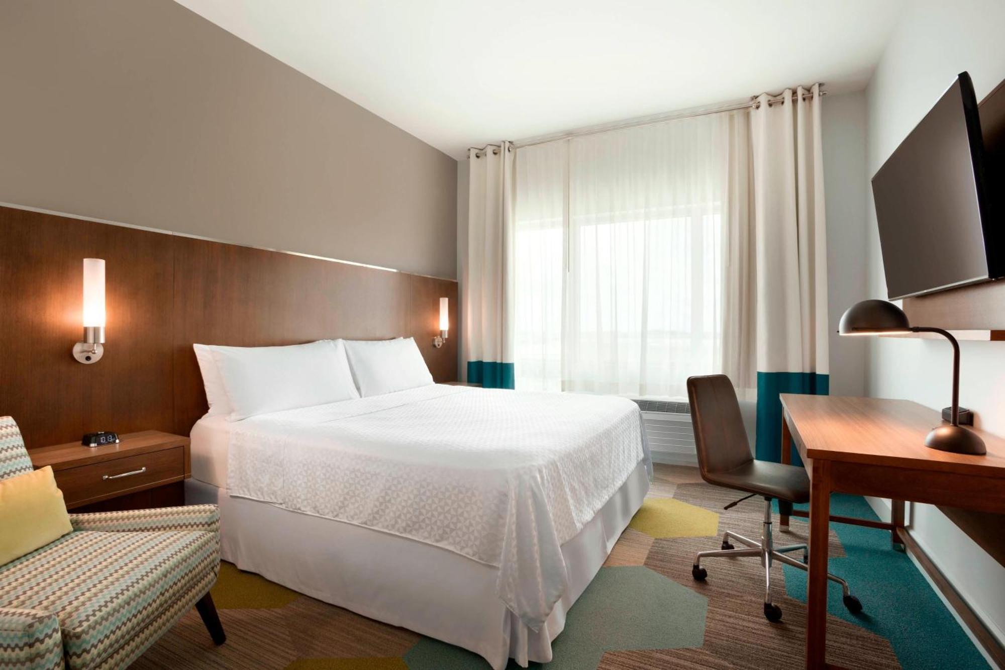Four Points By Sheraton Miami Airport Hotel